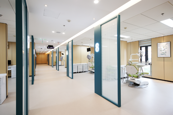 口腔種植與修復(fù)中心 口腔種植與修復(fù)中心